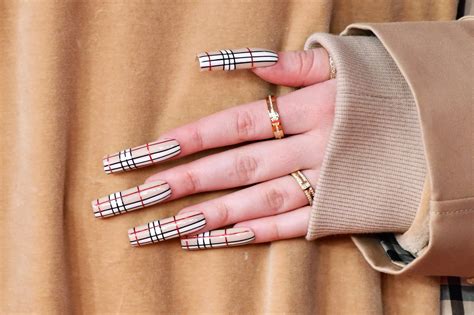 billie eilish burberry nails|Billie Eilish chrome manicure.